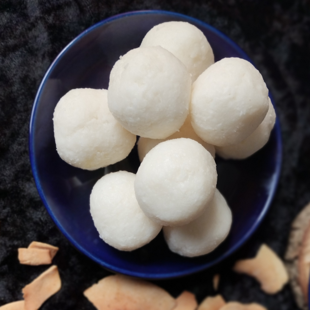 Sweet coconut blissballs